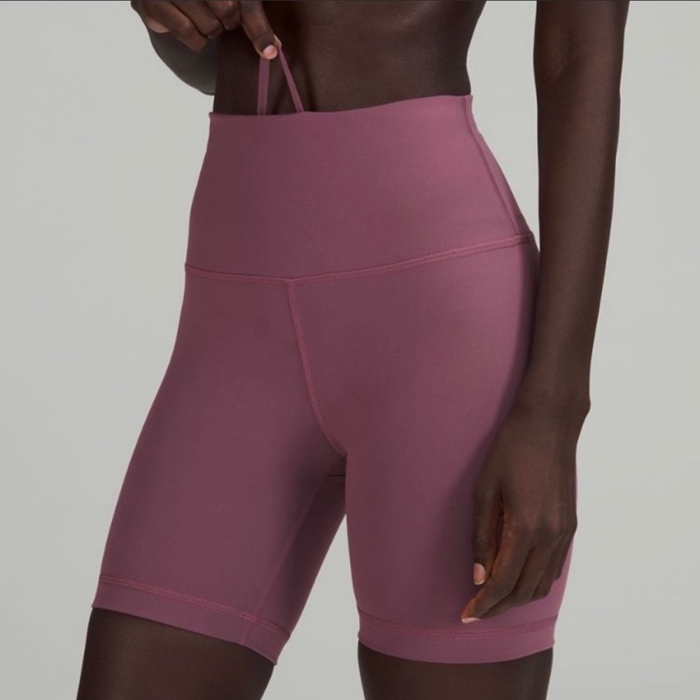 Lululemon LIKE NEW Wunder Train 6” High Rise Short - Vintage Plum